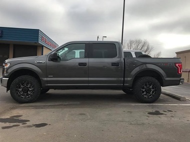 2017 Ford F150 with leveling kit installed Farmington, NM